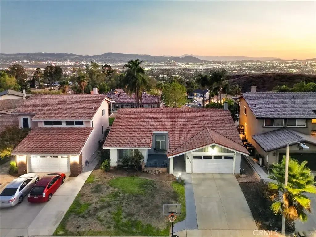 3044 Mountain Top, Highland