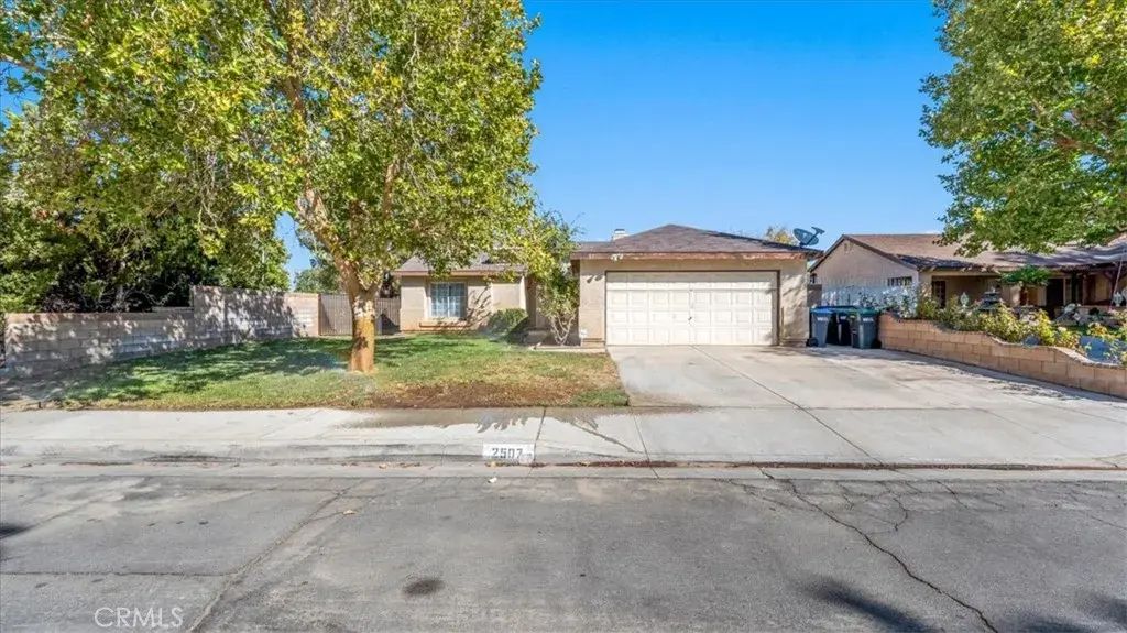 2507 E Avenue J14, Lancaster