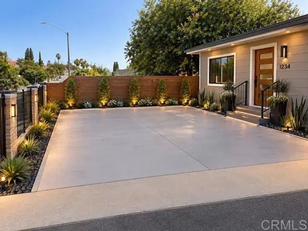 619 E 3rd Avenue, Escondido