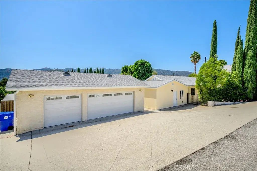 2542 Foothill Boulevard D, La Crescenta