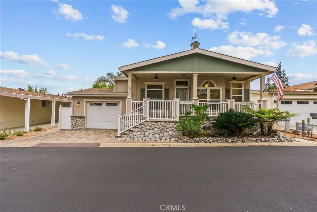 15455 Glenoaks 315, Sylmar