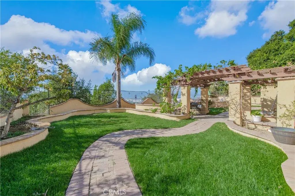 16419 Canarias, Hacienda Heights