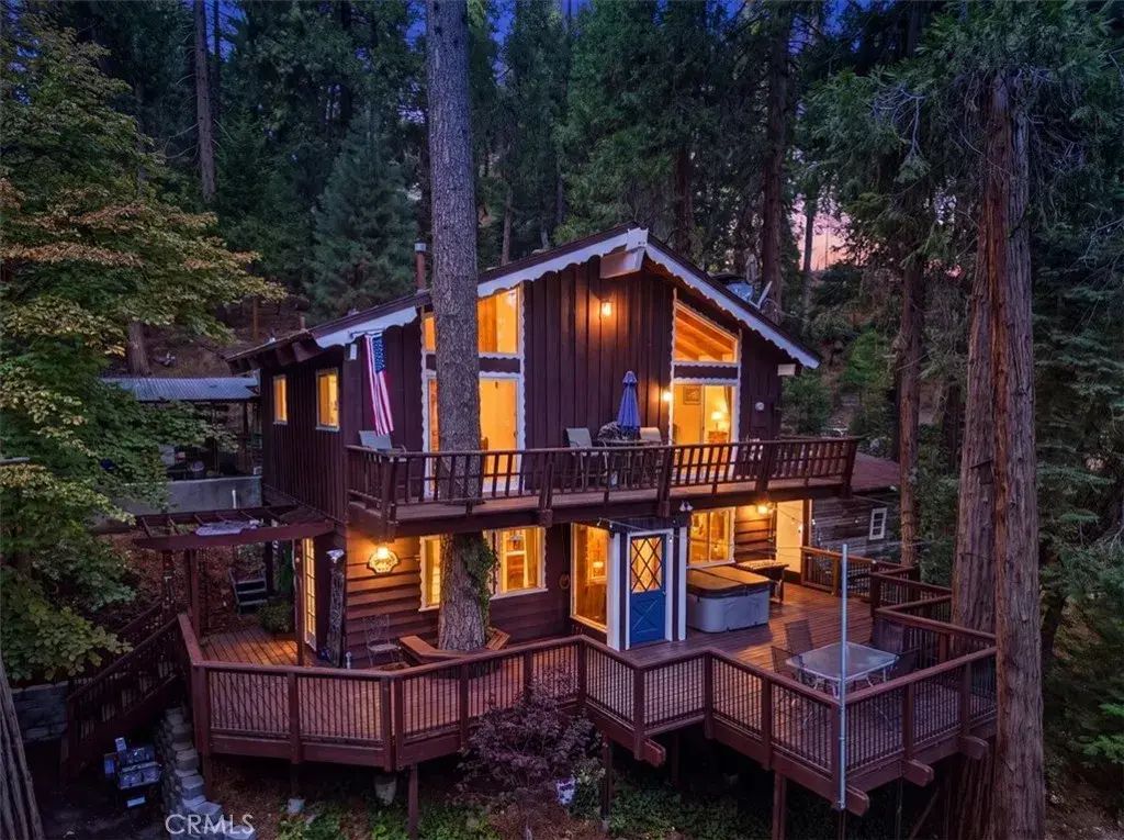 1044 Lausanne, Crestline