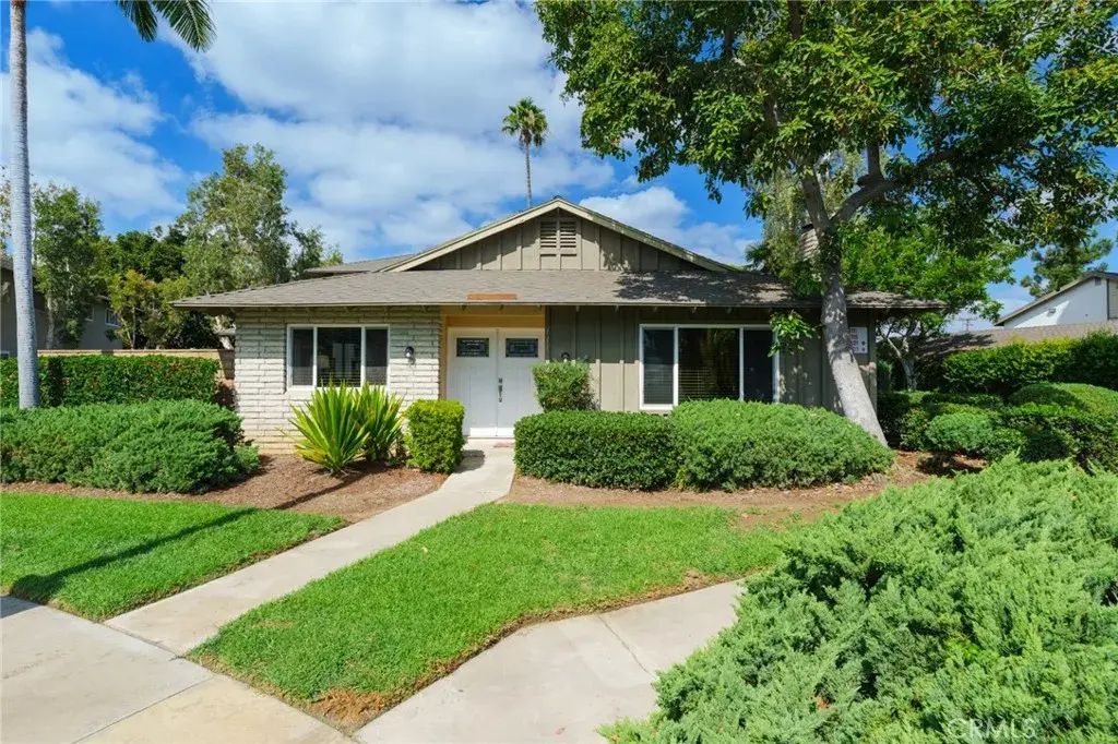 111 E Palmdale, Orange