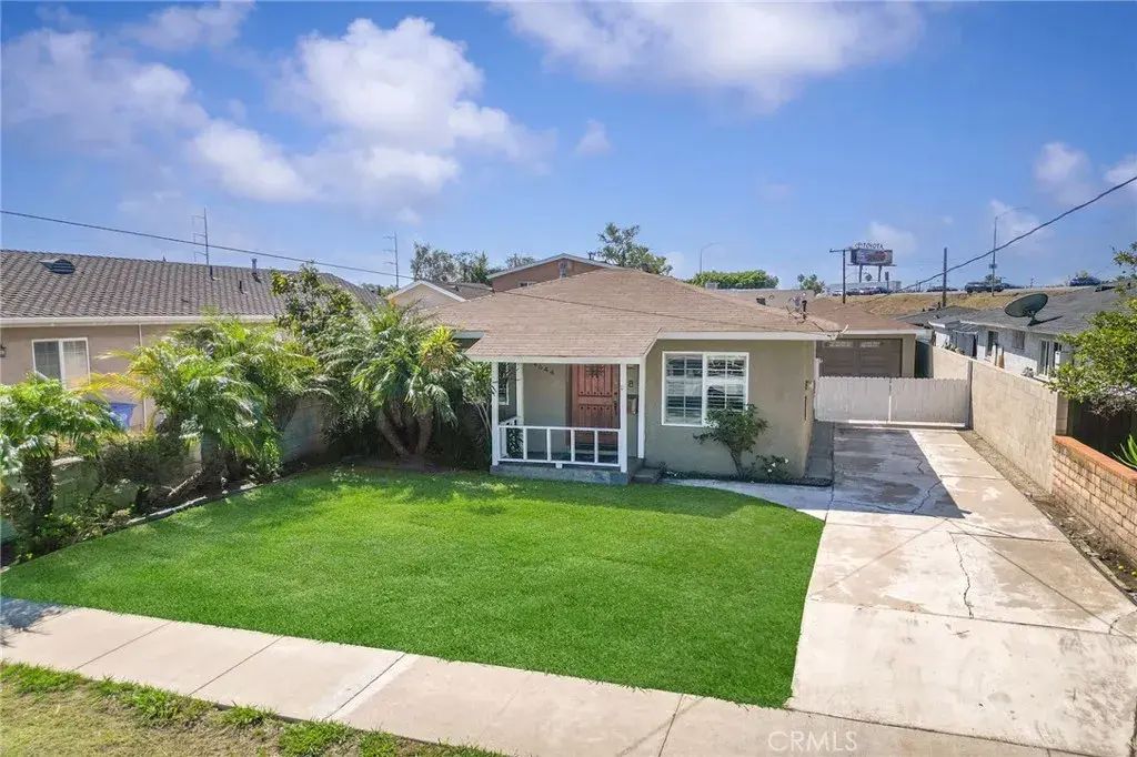4644 W 154th, Lawndale