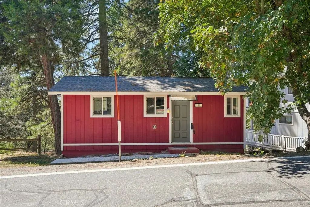21461 Crest Forest, Cedarpines Park