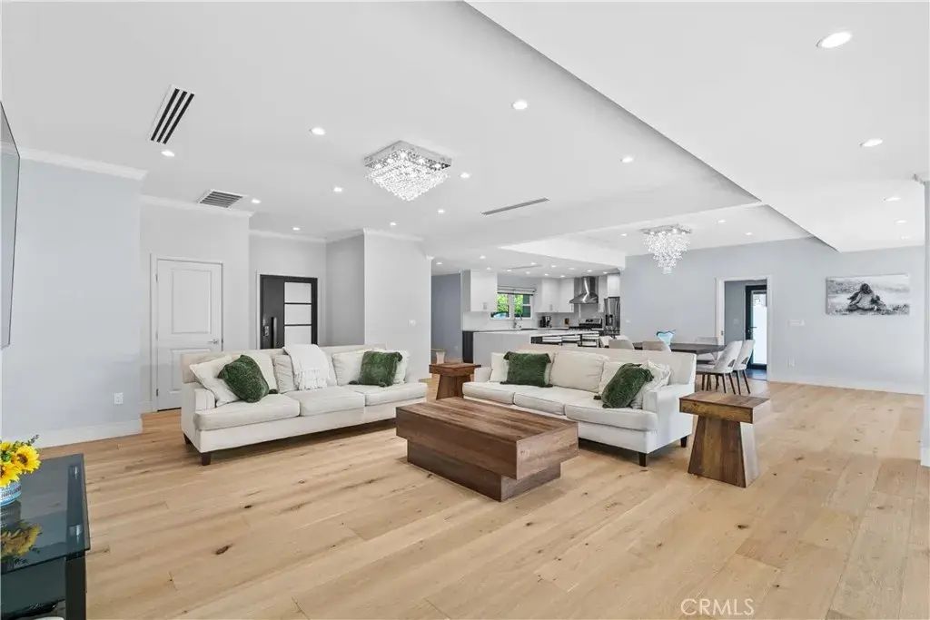 11568 Newcastle, Granada Hills