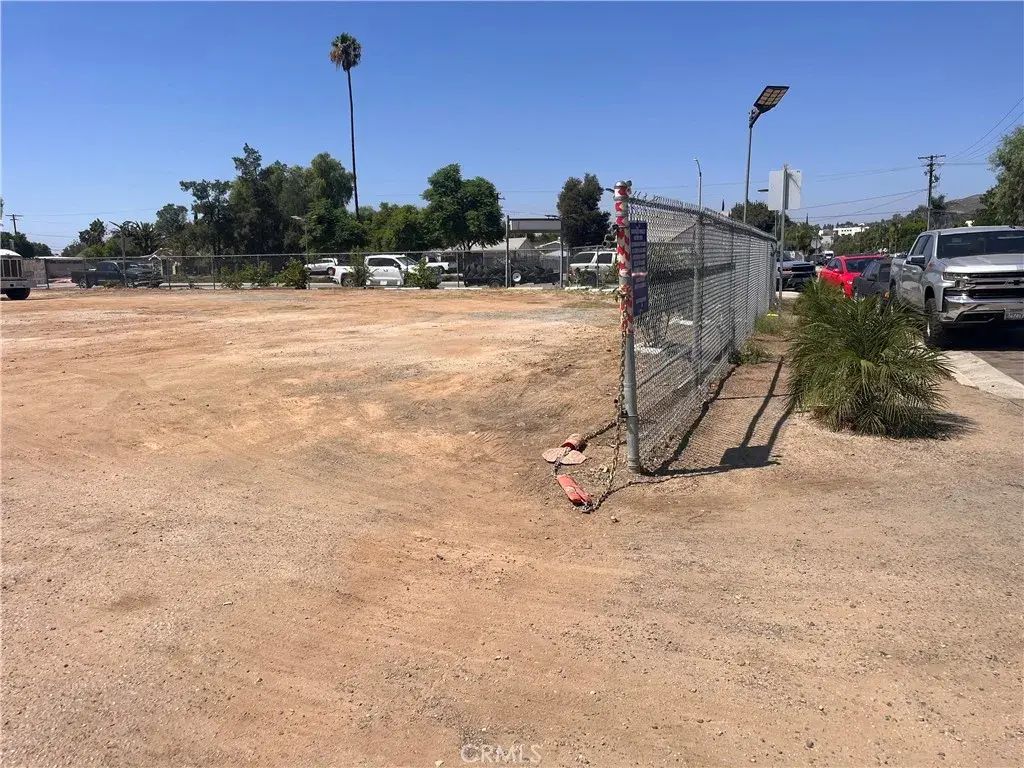 13700 Magnolia, Corona