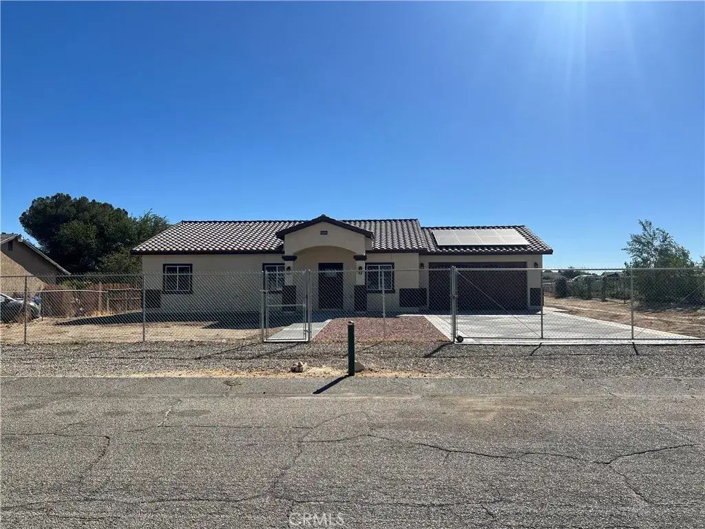 40546 172nd Street East, Lake Los Angeles