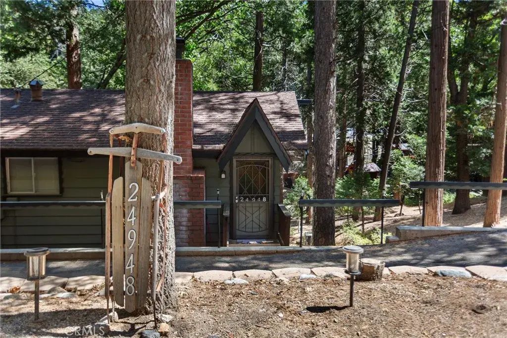 24948 Faulhorn Drive, Crestline