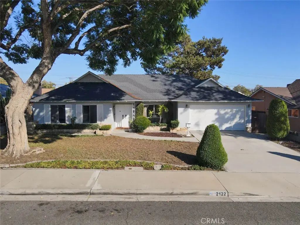 2122 Saticoy, Pomona