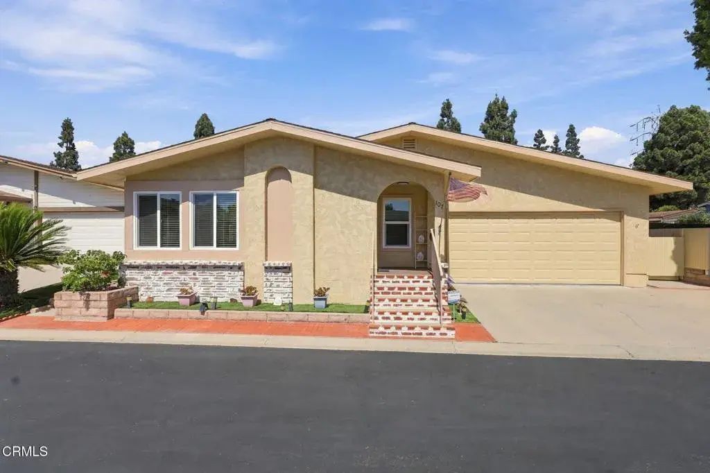 1220 Johnson Drive 107, Ventura