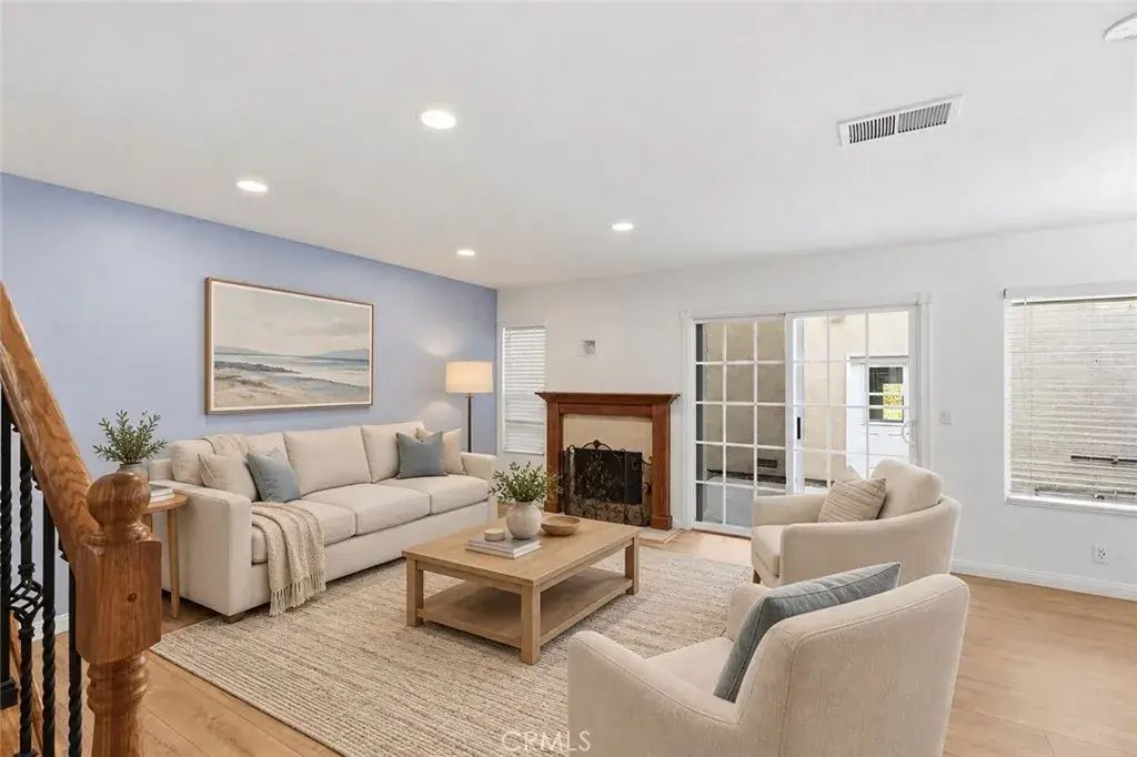 8 Silverwood, Irvine