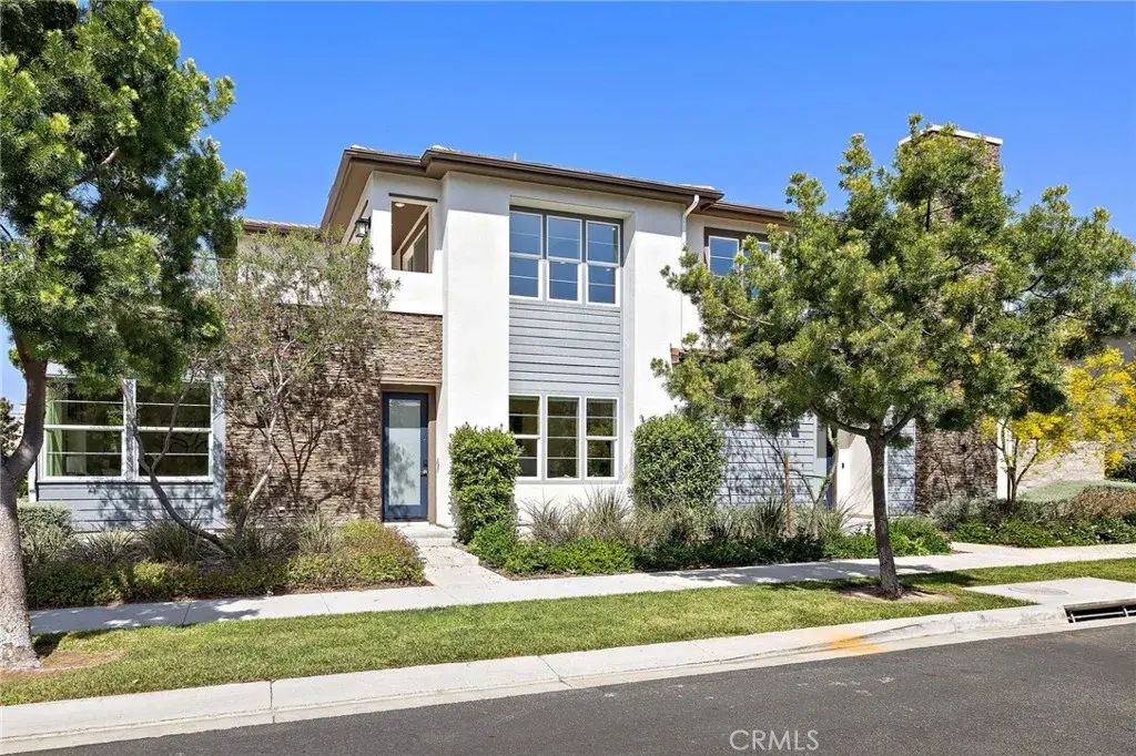77 Pelican, Irvine