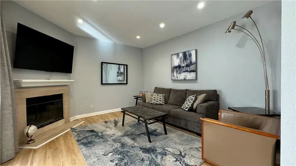 688 Indian Oak Lane 102, Oak Park