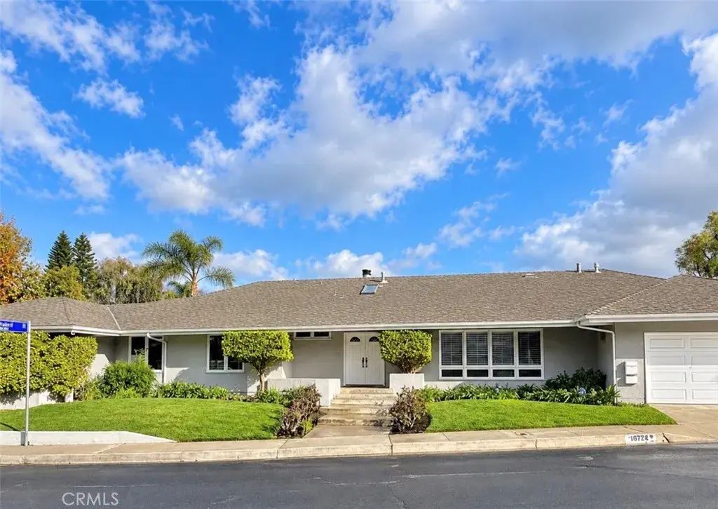 16972 Oak View Drive, Encino