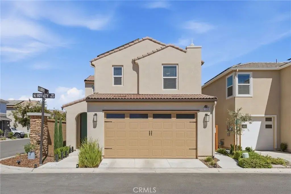 1123 Royalty West, Madera