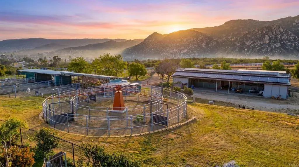 25280 Paseo De Caballo, Ramona