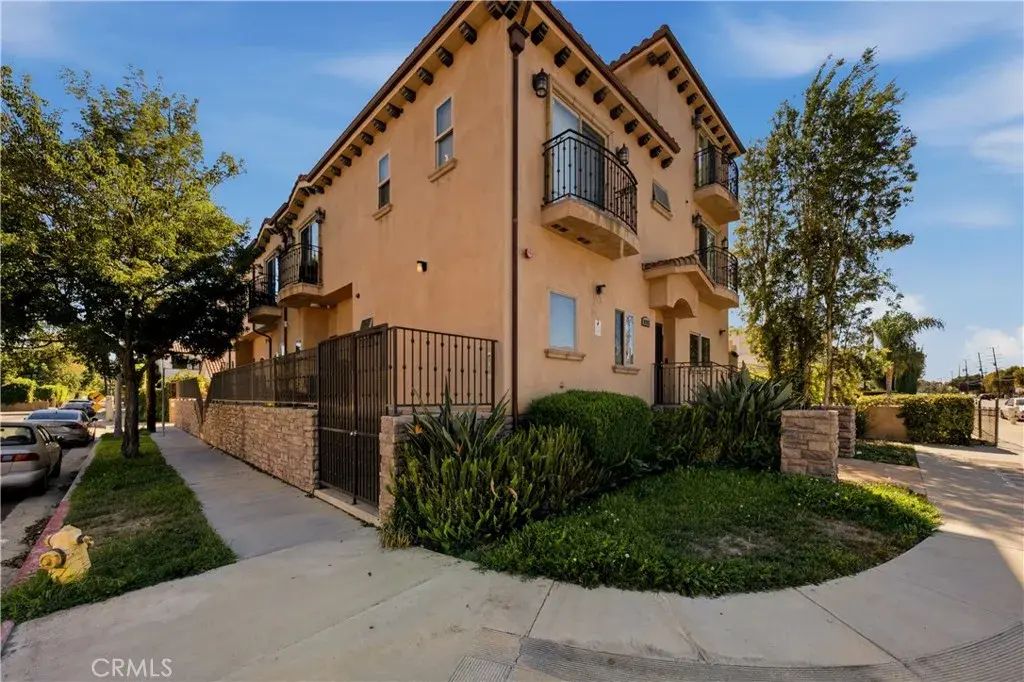 14702 Magnolia Boulevard 105, Sherman Oaks