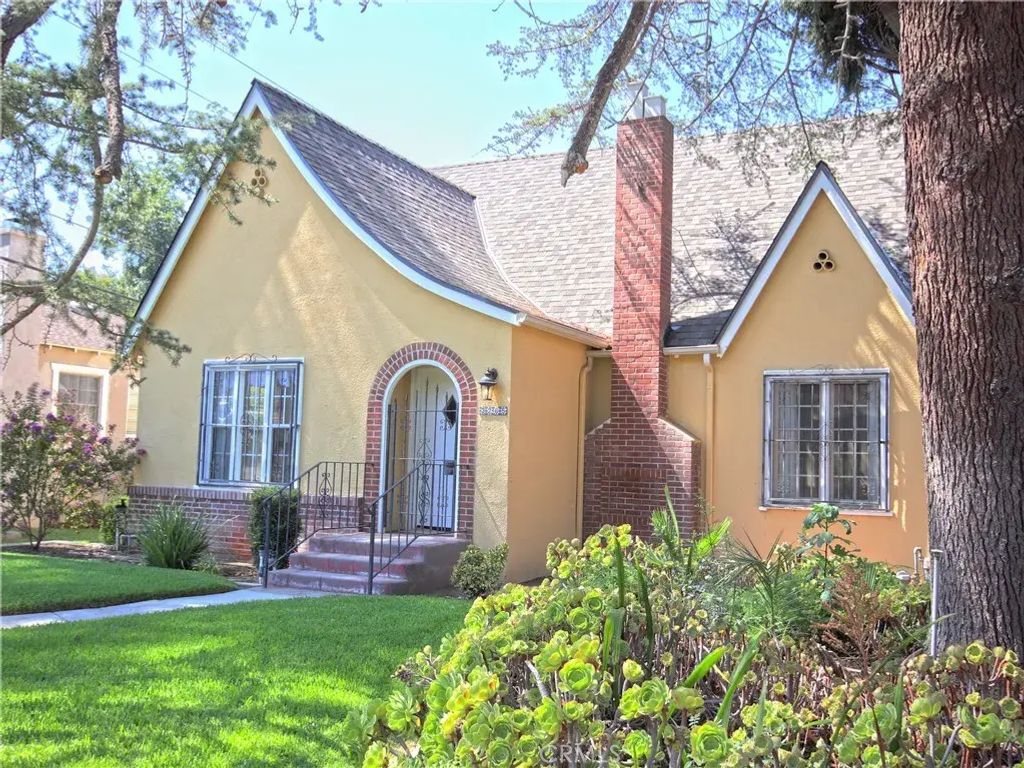 3265 Pine Street, Riverside