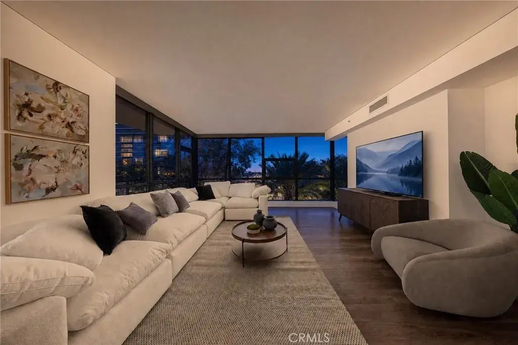 9 Macarthur Place N502, Santa Ana