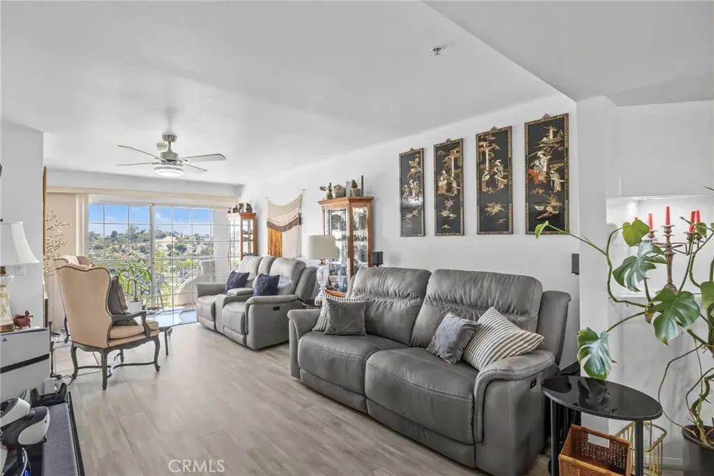 4755 Templeton St 2215, Los Angeles