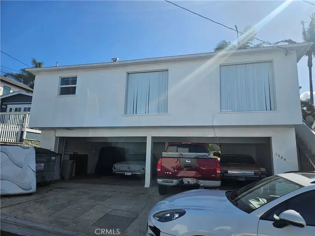 1033 Aviation, Hermosa Beach