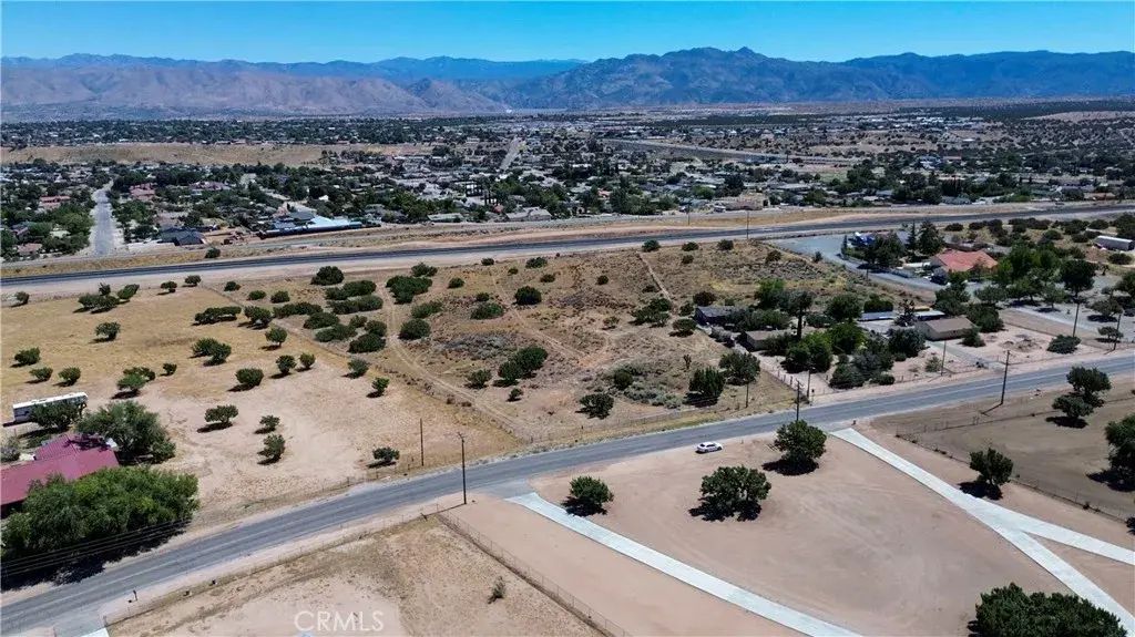 3 3rd, Hesperia