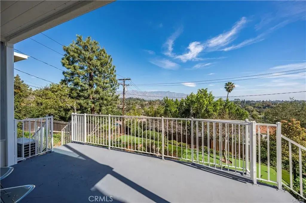 332 Anita Dr, Pasadena