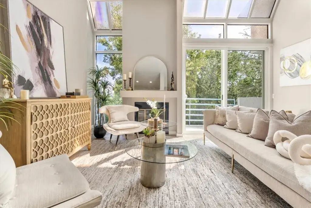 5151 Balboa 303, Encino