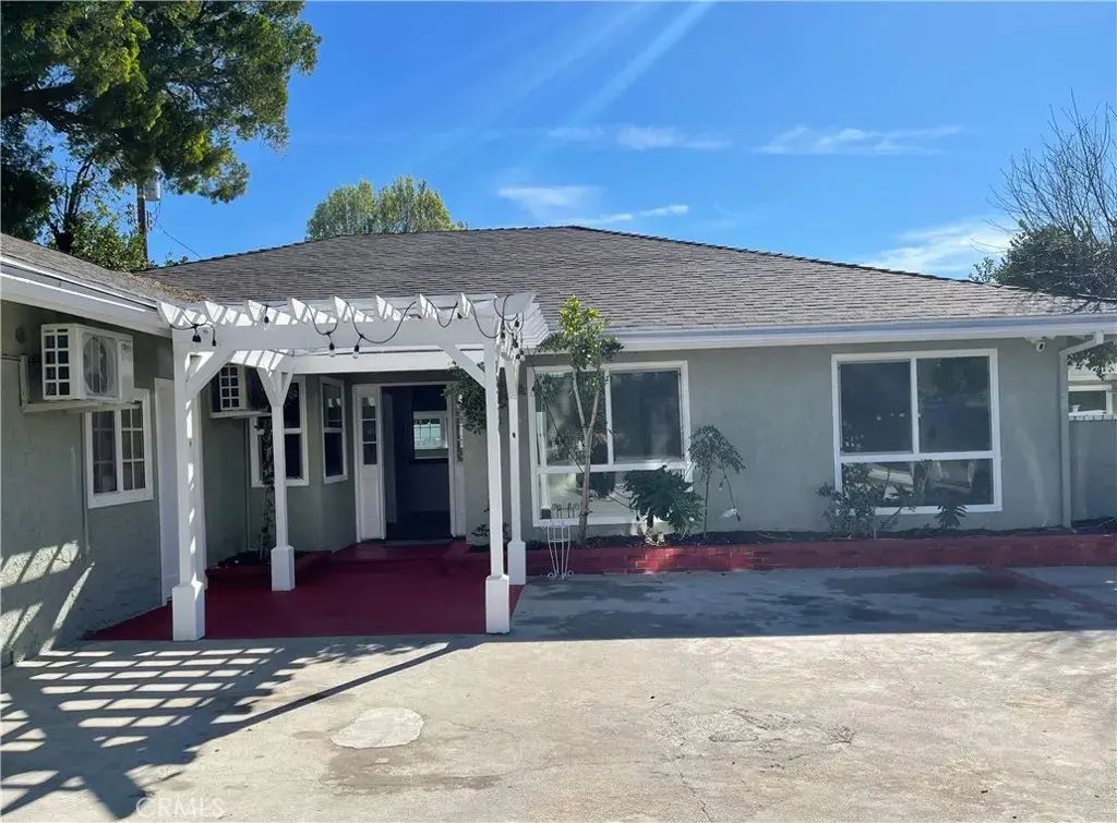 18724 Chase, Northridge