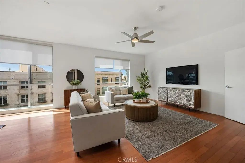 285 W 6th St 326, San Pedro