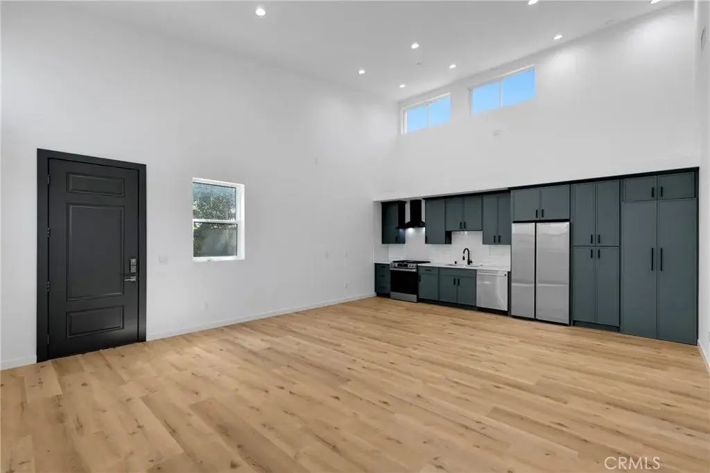 22920 Califa A, Woodland Hills