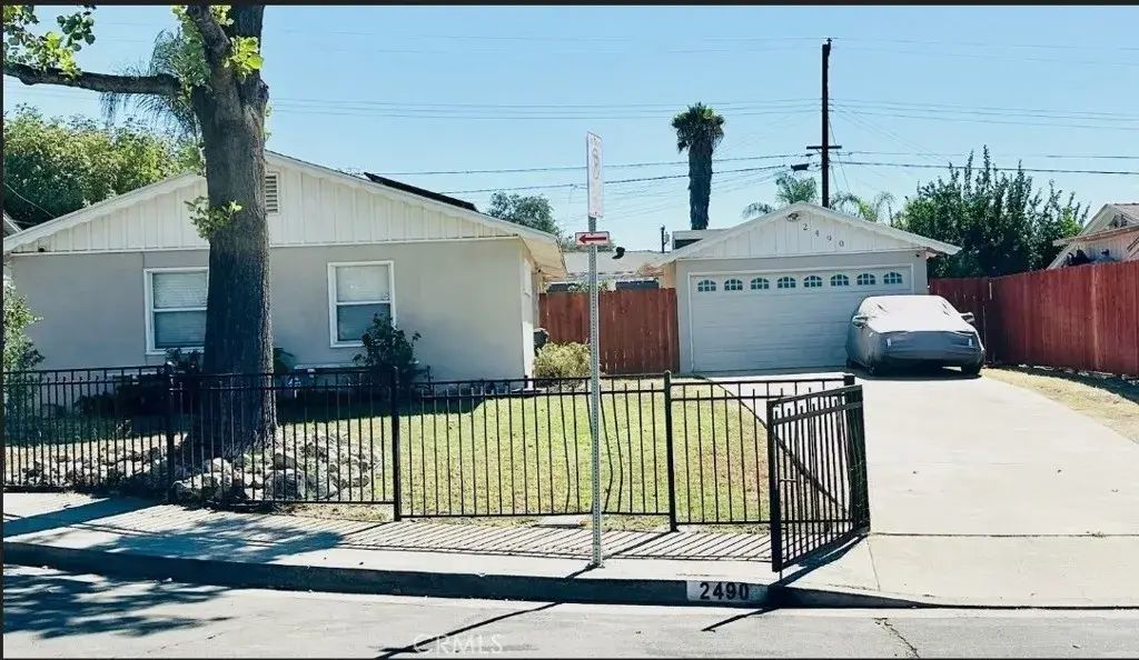 2490 Alder, Pomona