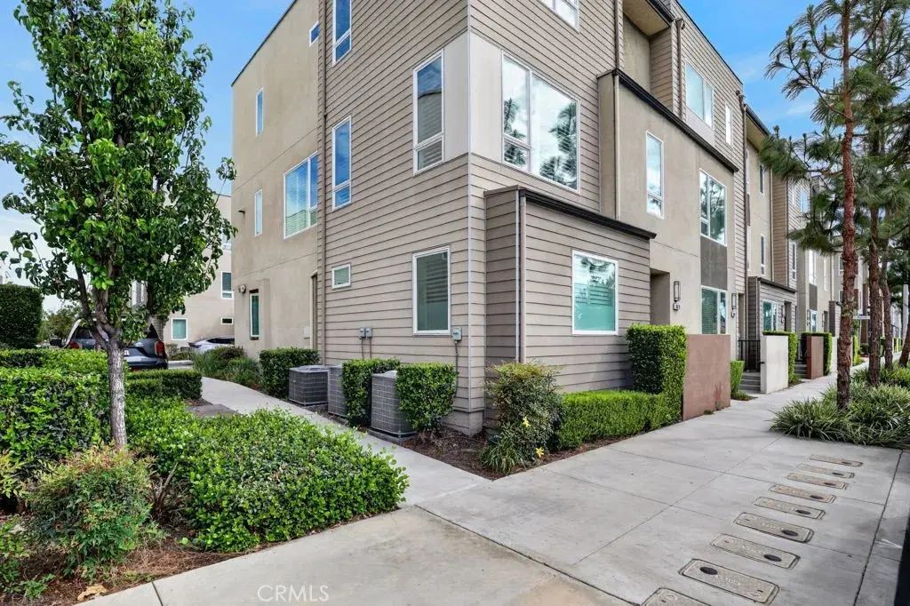 10670 Paramount Boulevard, Downey