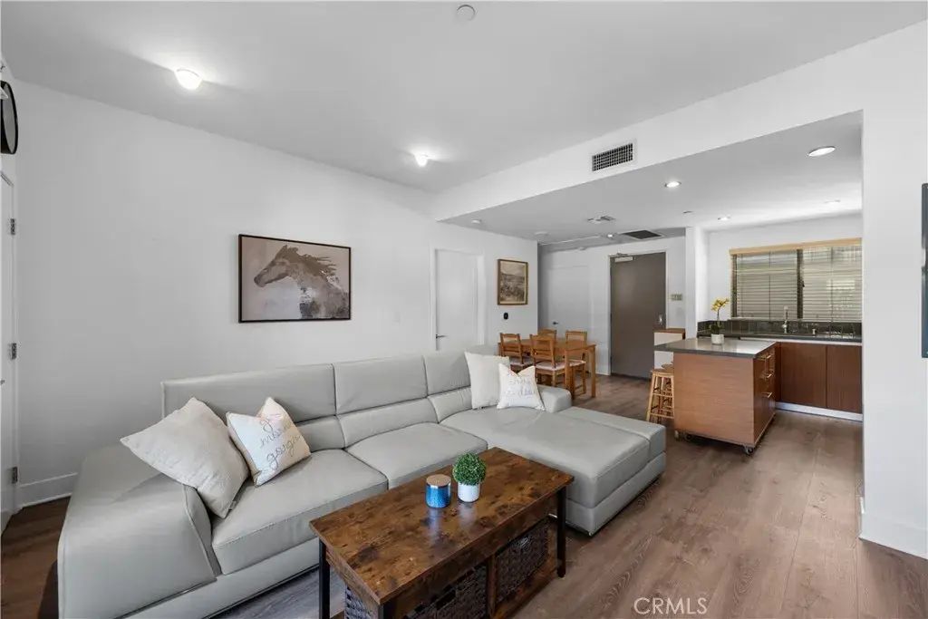 1700 Sawtelle Boulevard 317, Los Angeles