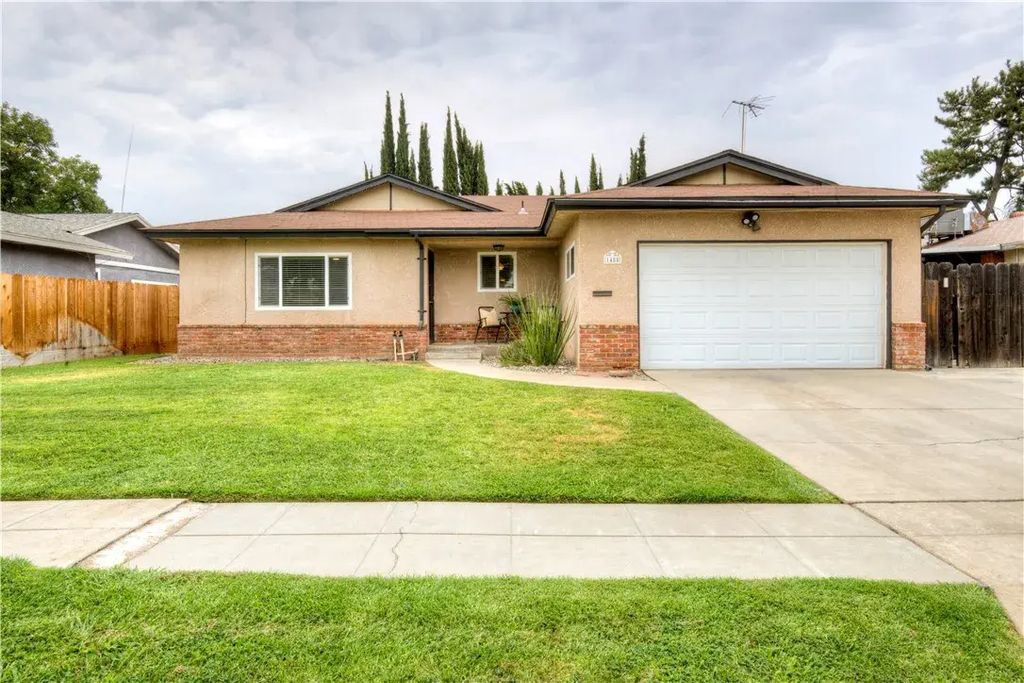 1488 E Los Altos, Fresno