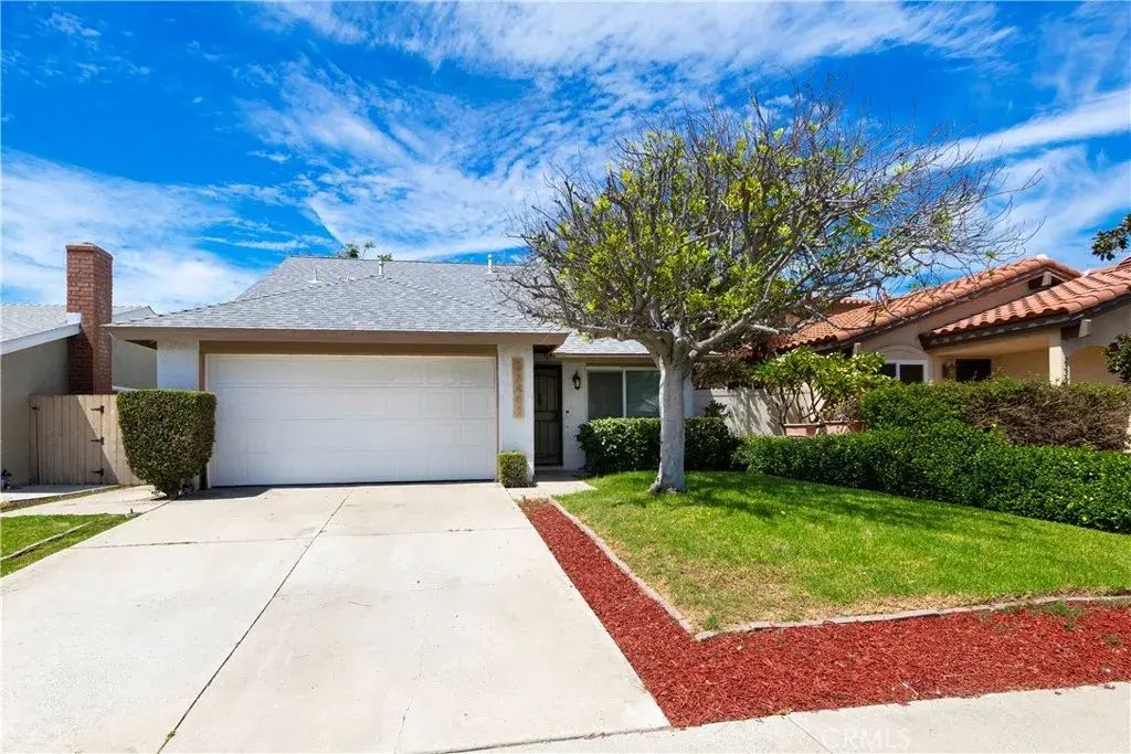 23401 Via Burriana, Mission Viejo