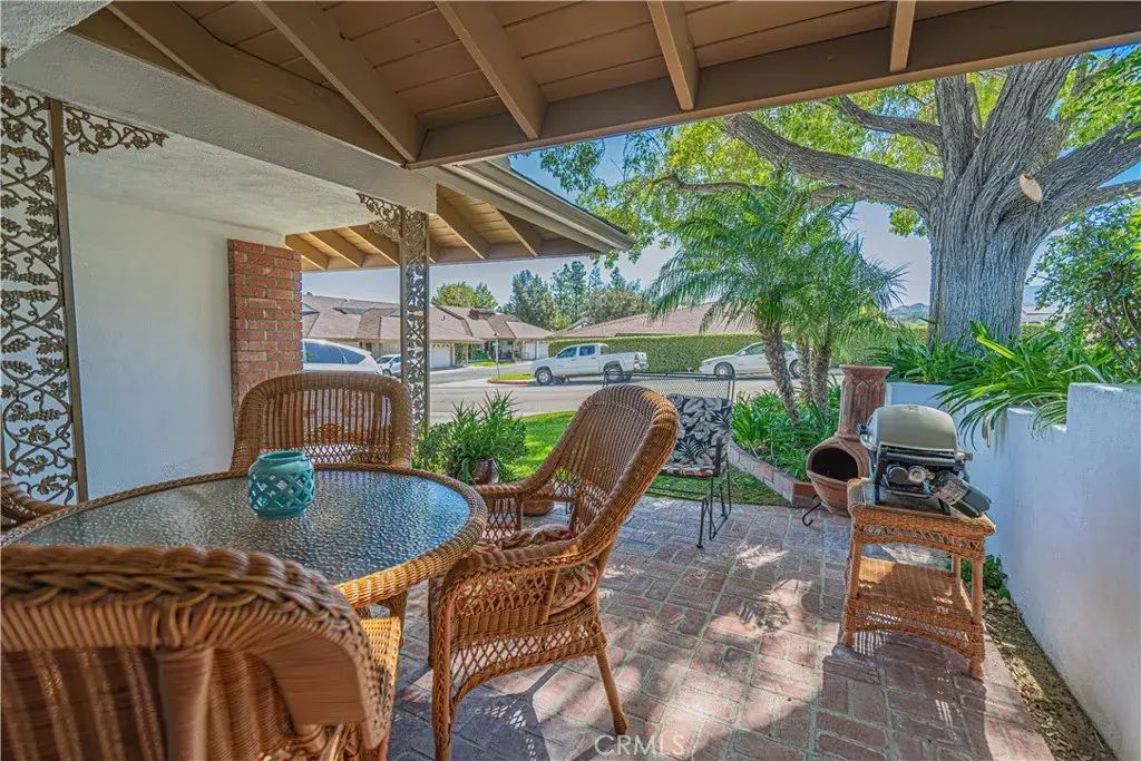 26811 Oak Branch Circle, Newhall