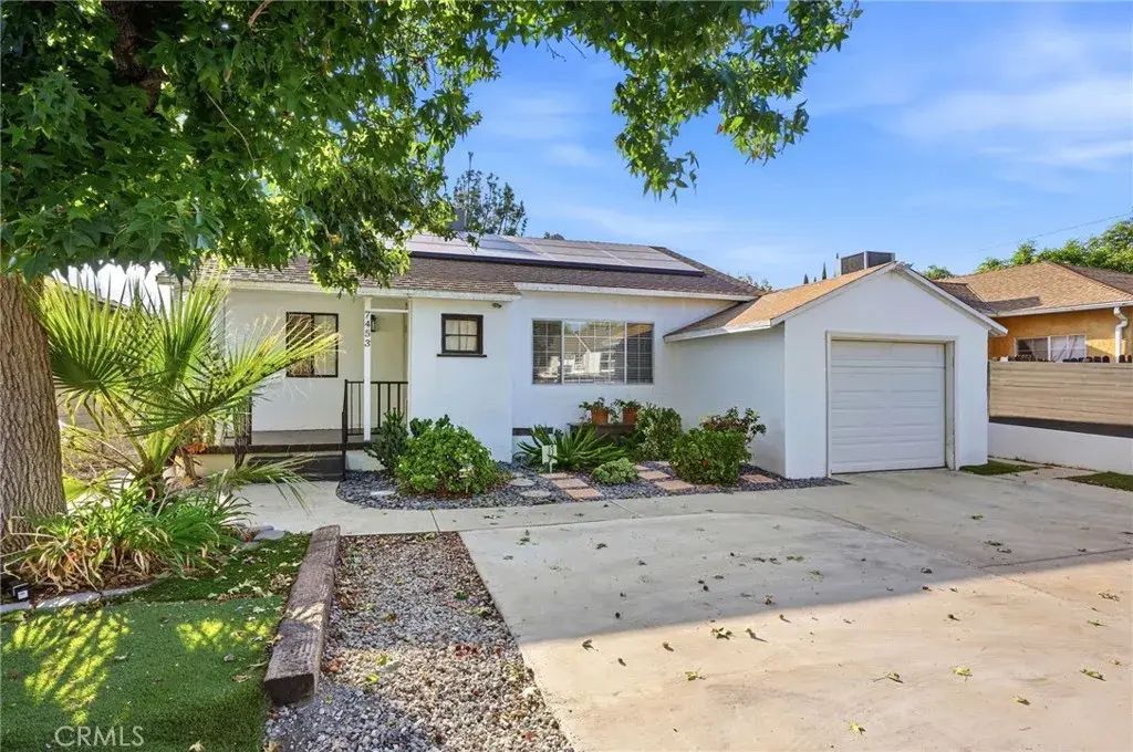 7453 Blewett Avenue, Lake Balboa