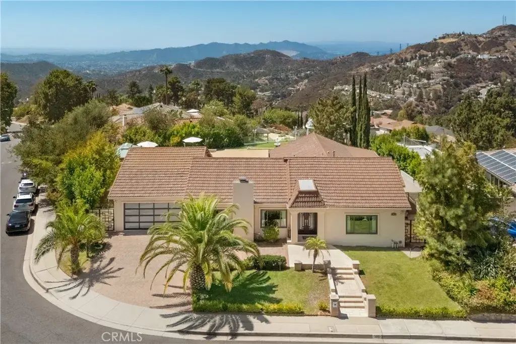 3851 Karen Lynn Drive, Glendale