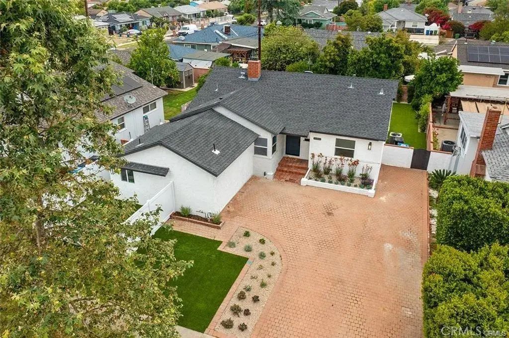 19851 Bassett Street, Winnetka