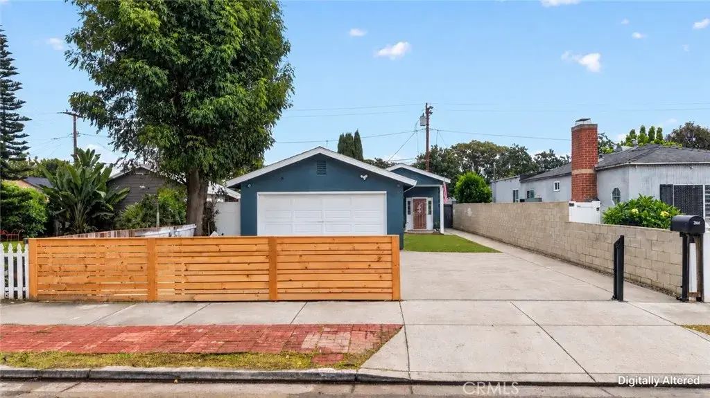 2166 Fashion, Long Beach