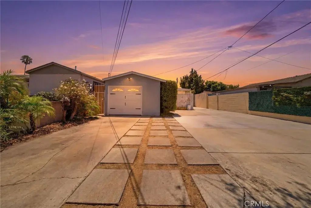 3944 W 111th, Inglewood