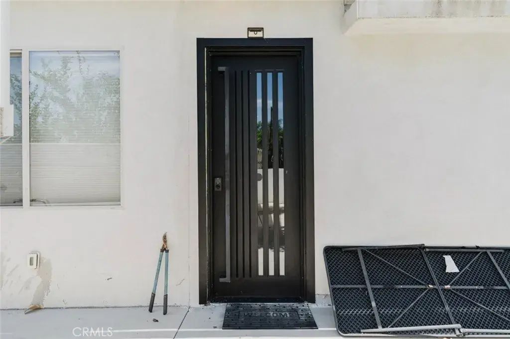 7347 Jamieson Avenue, Reseda