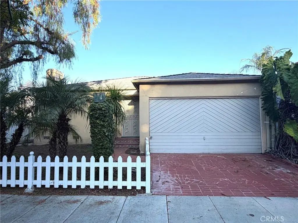 1633 S Curson, Los Angeles