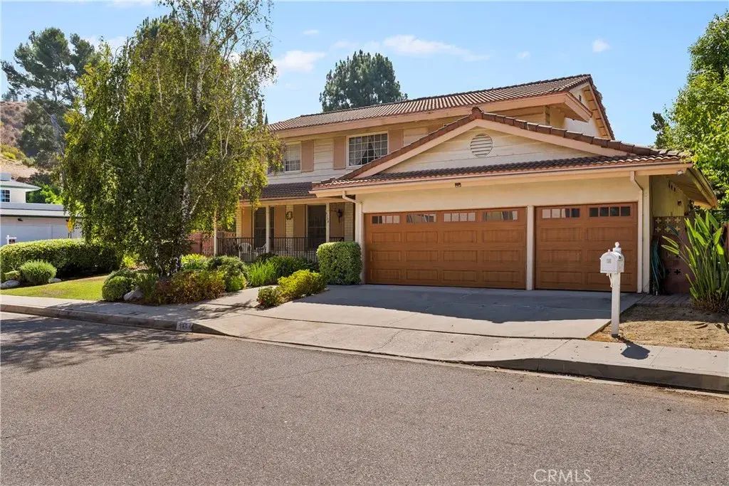 6304 Mirrior Lake Dr, Hollywood Hills