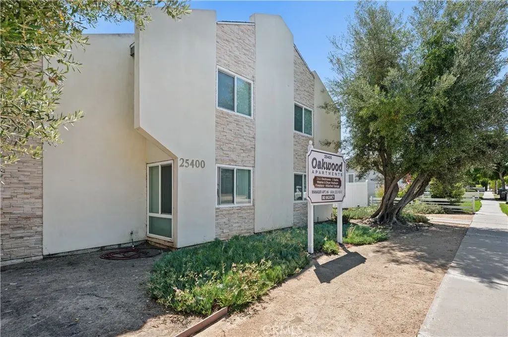 25400 Oak Street 13, Lomita