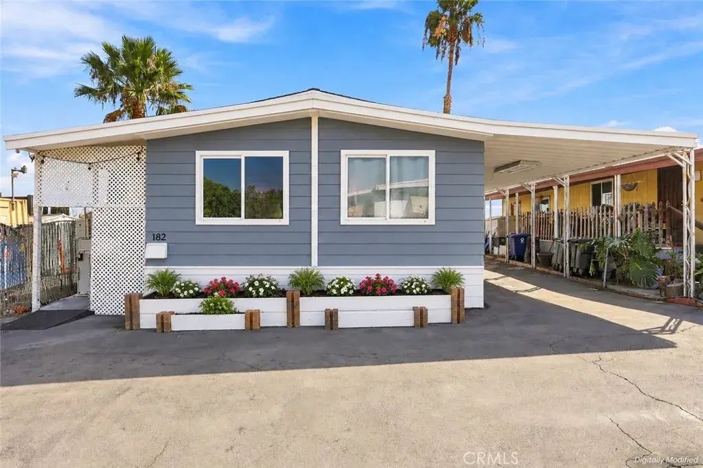 5450 N. Paramount Blvd., Long Beach