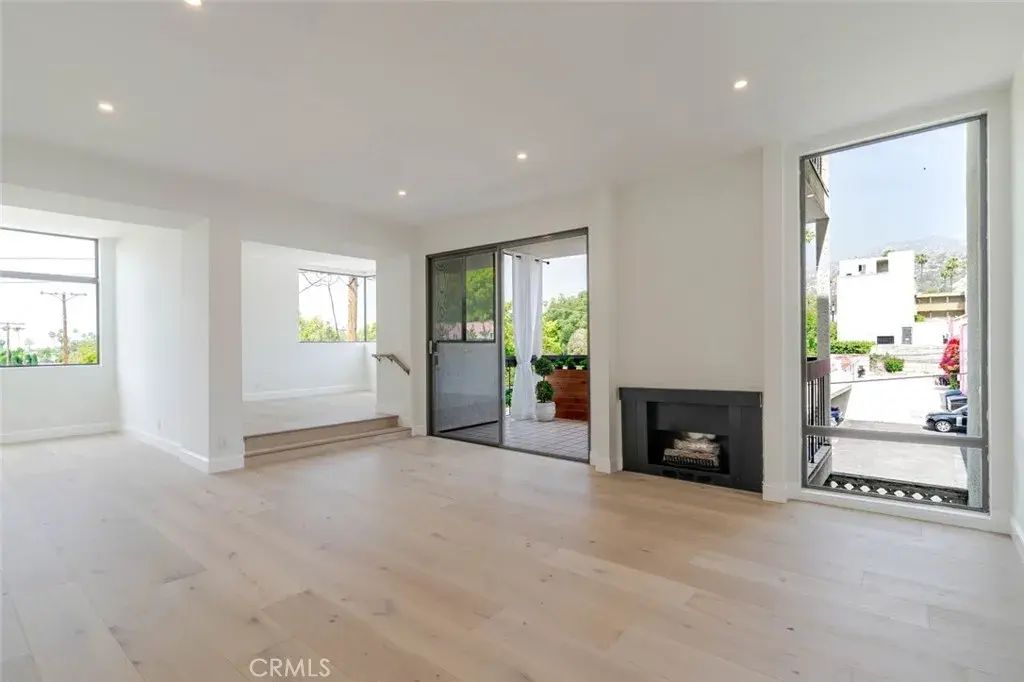 1305 N Columbus 208, Glendale